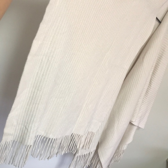 Ivory Woven Wrap - Picture 2 of 5